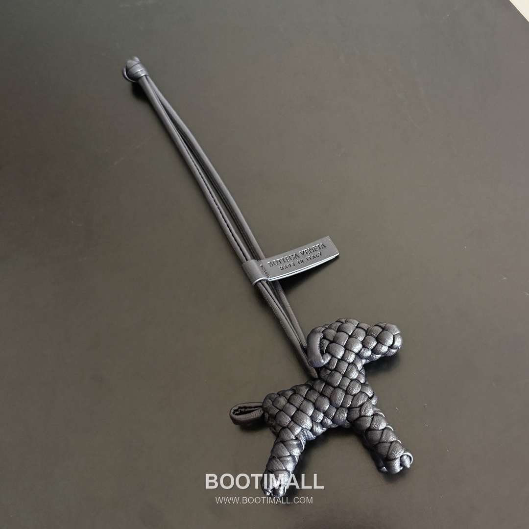 Bottega Veneta Intrecciato Dog Charm Leather Bag 보테가 베네타 인트레치아토 도그 참 가죽 백참 8