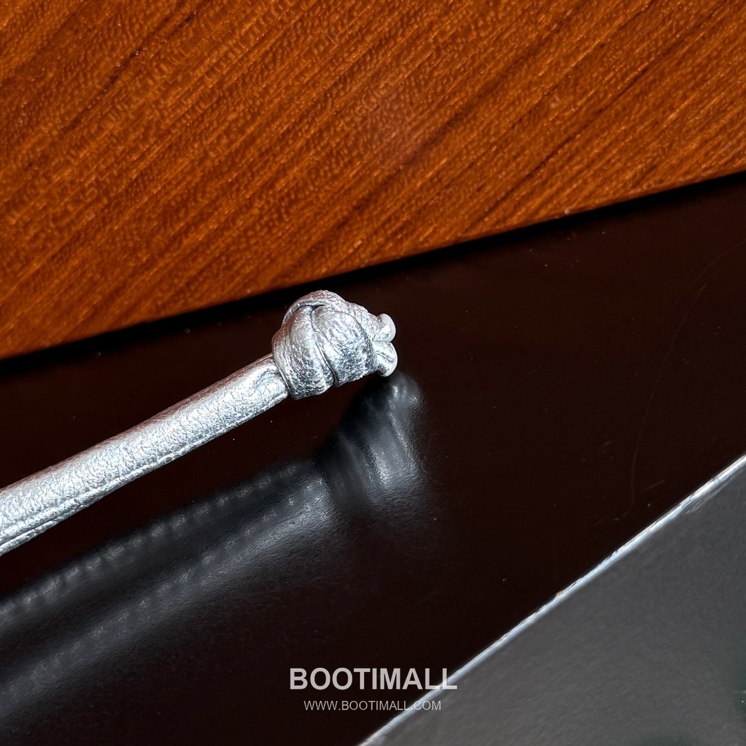 Bottega Veneta Intrecciato Dog Charm Leather Bag 보테가 베네타 인트레치아토 도그 참 가죽 백참 8