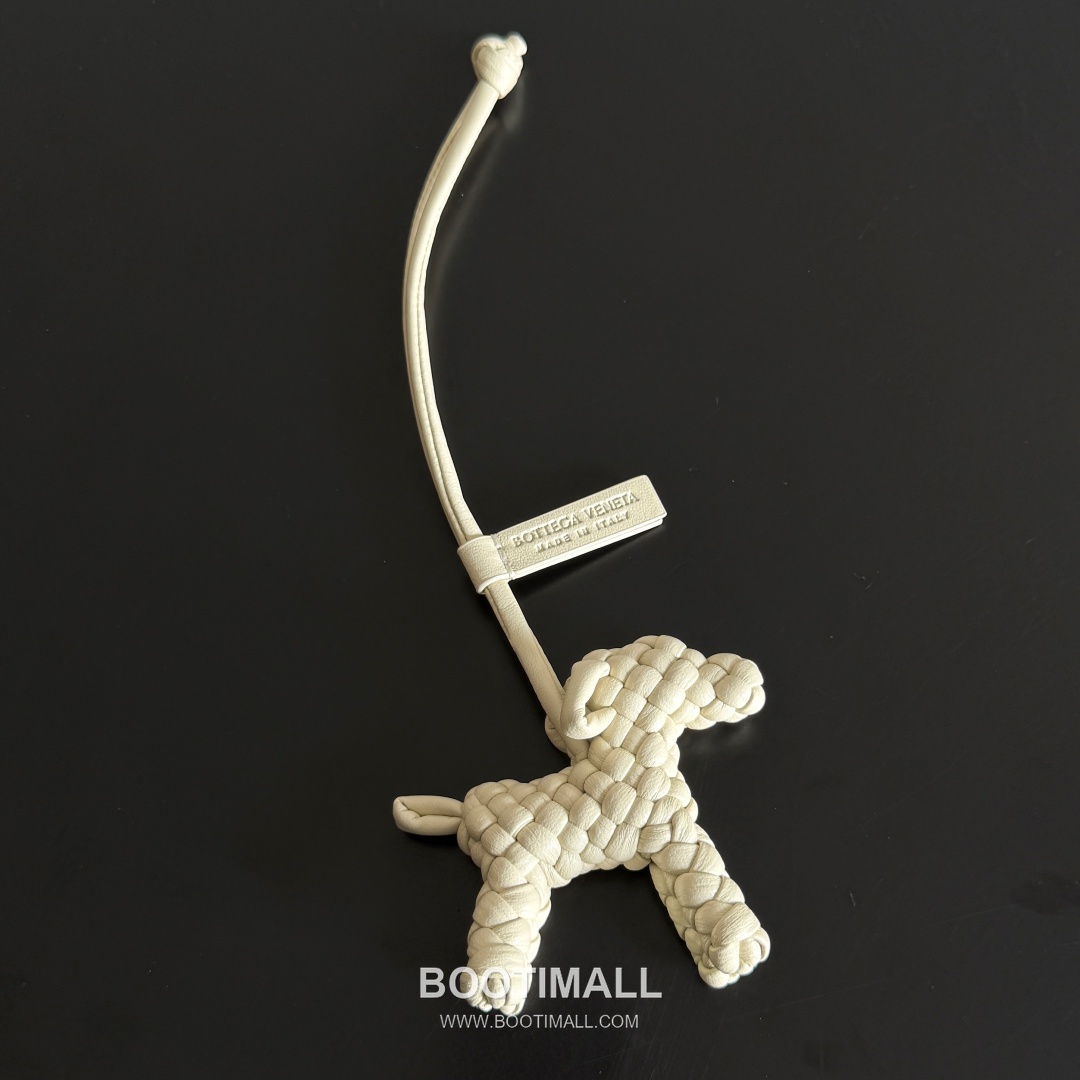 Bottega Veneta Intrecciato Dog Charm Leather Bag 보테가 베네타 인트레치아토 도그 참 가죽 백참 9