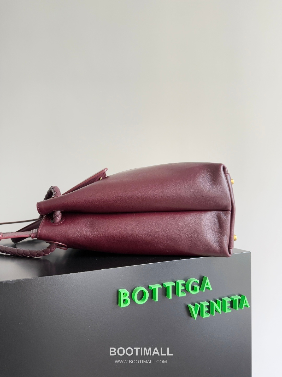 Bottega Veneta Ciao Intrecciato Smooth Calfskin Top Handle Bag 보테가 베네타 차오 인트레치아토 스무스 카프스킨 탑핸들백 42cm 4