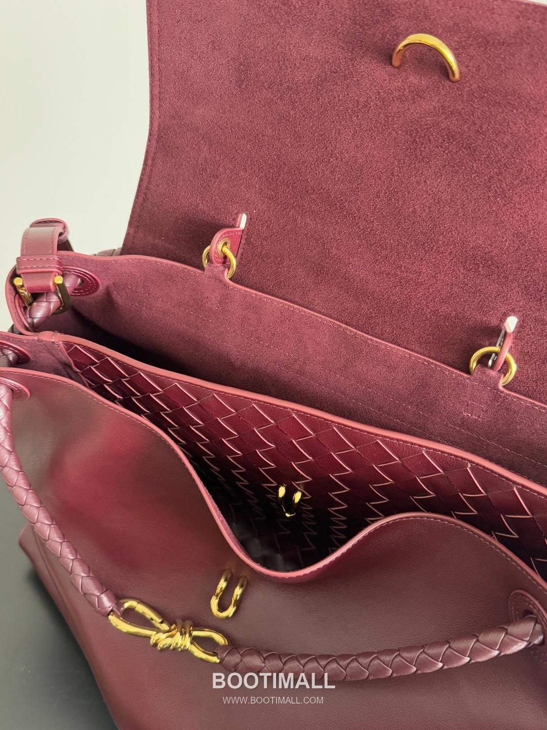 Bottega Veneta Ciao Intrecciato Smooth Calfskin Top Handle Bag 보테가 베네타 차오 인트레치아토 스무스 카프스킨 탑핸들백 42cm 14