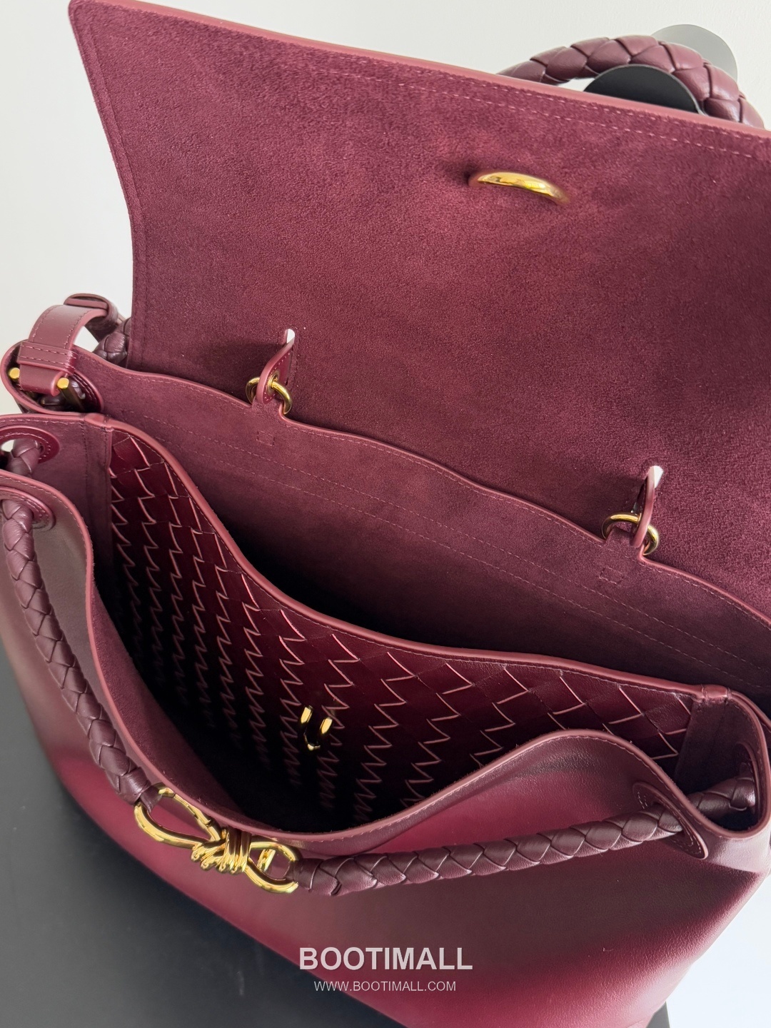 Bottega Veneta Ciao Intrecciato Smooth Calfskin Top Handle Bag 보테가 베네타 차오 인트레치아토 스무스 카프스킨 탑핸들백 42cm 16