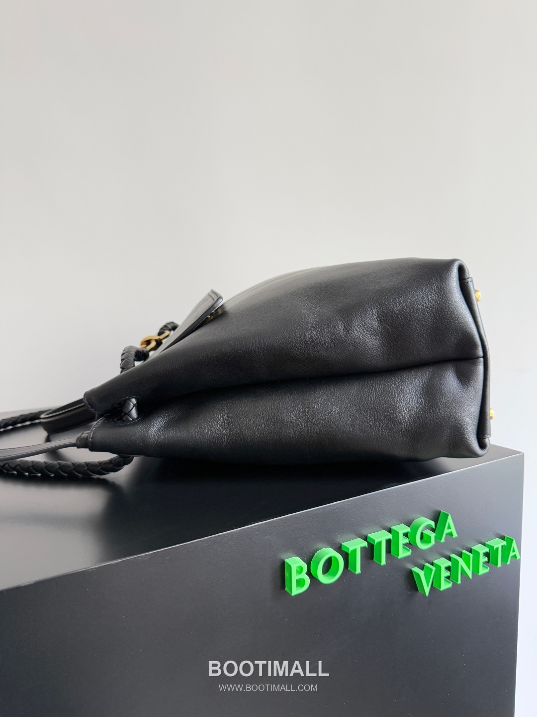 Bottega Veneta Ciao Intrecciato Smooth Calfskin Top Handle Bag 보테가 베네타 차오 인트레치아토 스무스 카프스킨 탑핸들백 42cm 3