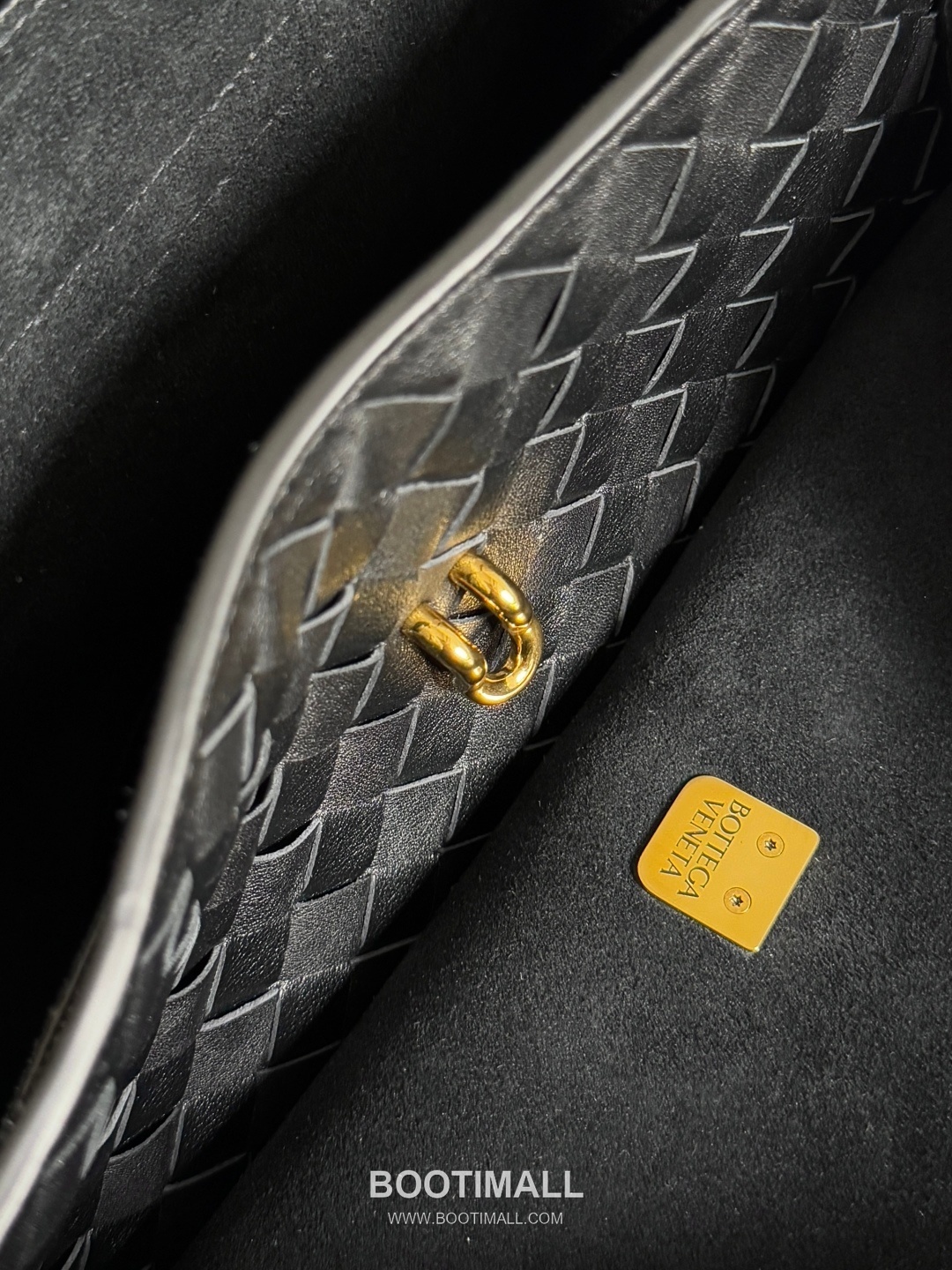 Bottega Veneta Ciao Intrecciato Smooth Calfskin Top Handle Bag 보테가 베네타 차오 인트레치아토 스무스 카프스킨 탑핸들백 42cm 17