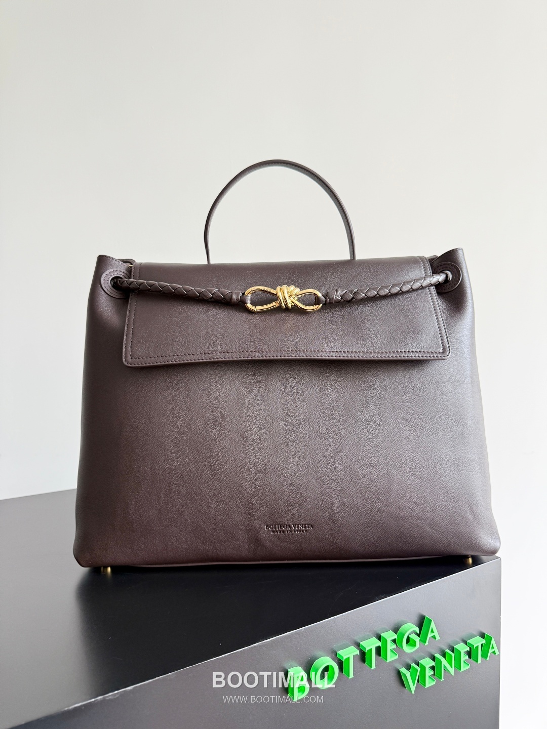 Bottega Veneta Ciao Intrecciato Smooth Calfskin Top Handle Bag 보테가 베네타 차오 인트레치아토 스무스 카프스킨 탑핸들백 42cm 2