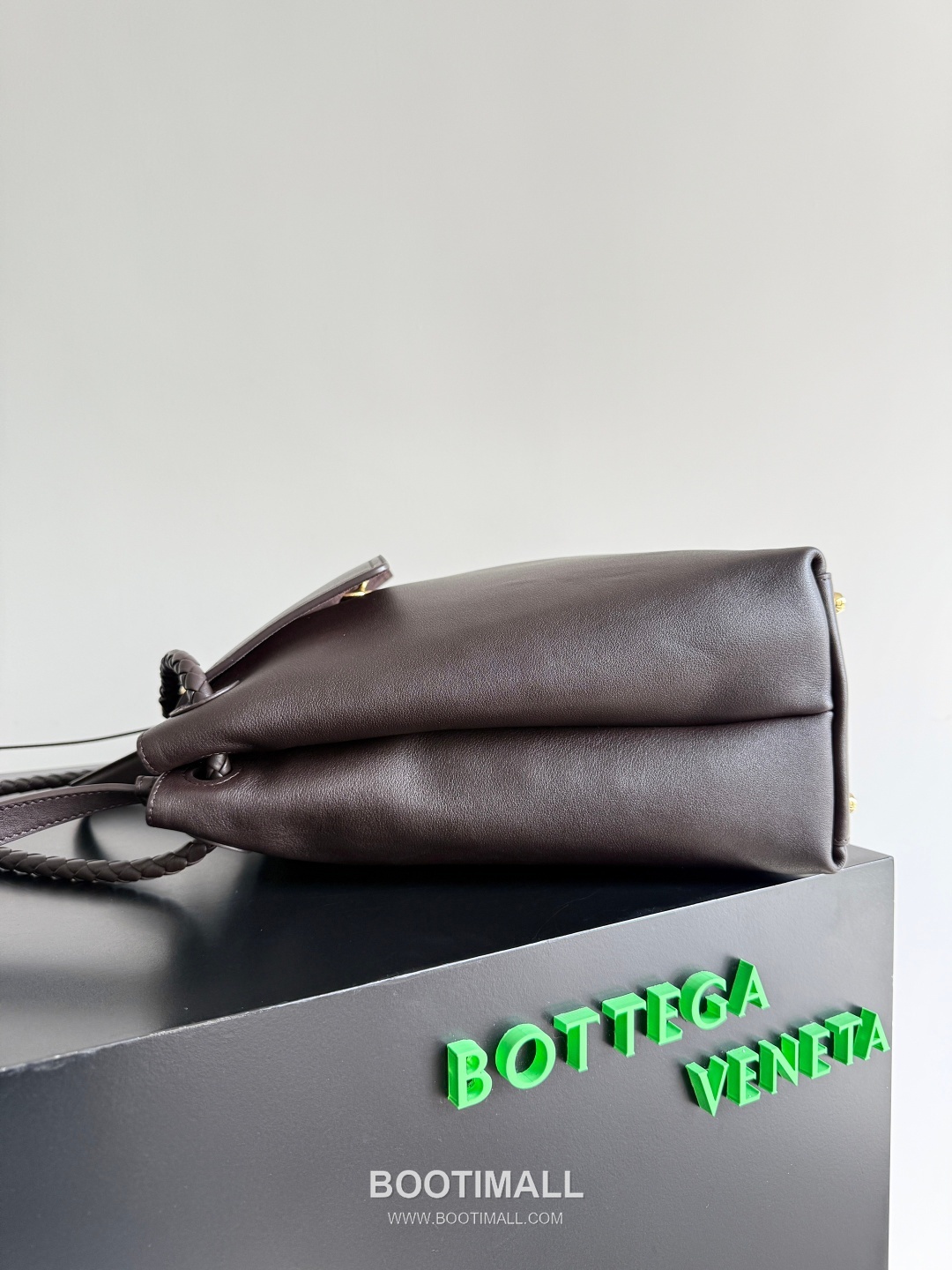 Bottega Veneta Ciao Intrecciato Smooth Calfskin Top Handle Bag 보테가 베네타 차오 인트레치아토 스무스 카프스킨 탑핸들백 42cm 4
