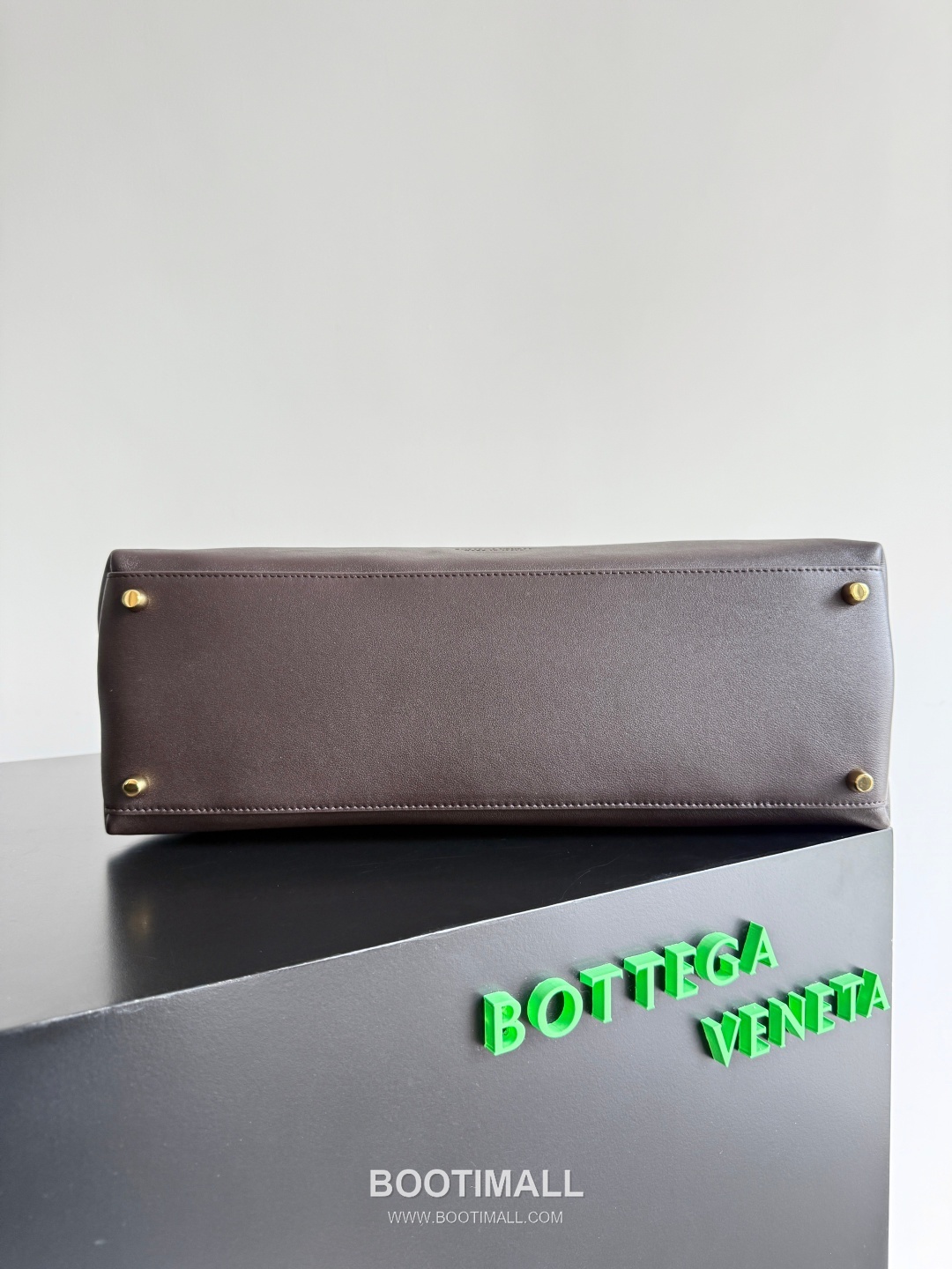 Bottega Veneta Ciao Intrecciato Smooth Calfskin Top Handle Bag 보테가 베네타 차오 인트레치아토 스무스 카프스킨 탑핸들백 42cm 5