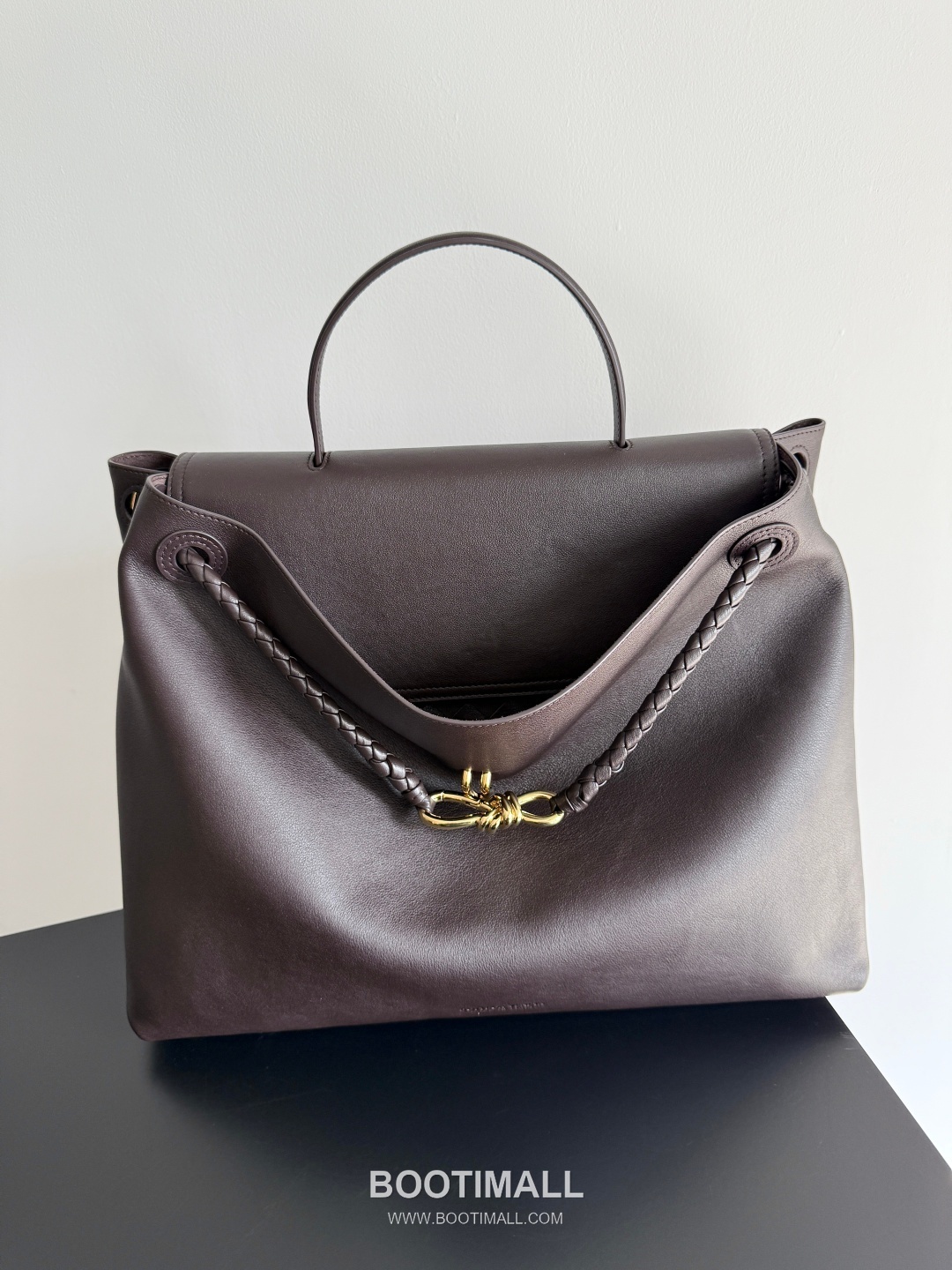 Bottega Veneta Ciao Intrecciato Smooth Calfskin Top Handle Bag 보테가 베네타 차오 인트레치아토 스무스 카프스킨 탑핸들백 42cm 12