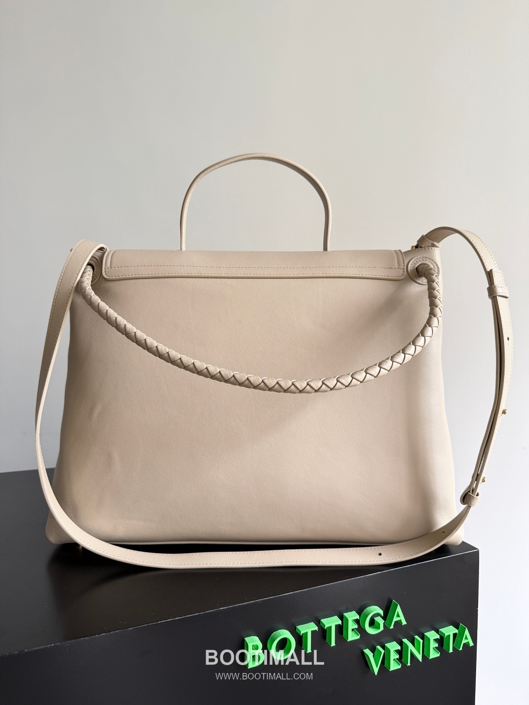 Bottega Veneta Ciao Intrecciato Smooth Calfskin Top Handle Bag 보테가 베네타 차오 인트레치아토 스무스 카프스킨 탑핸들백 42cm 11