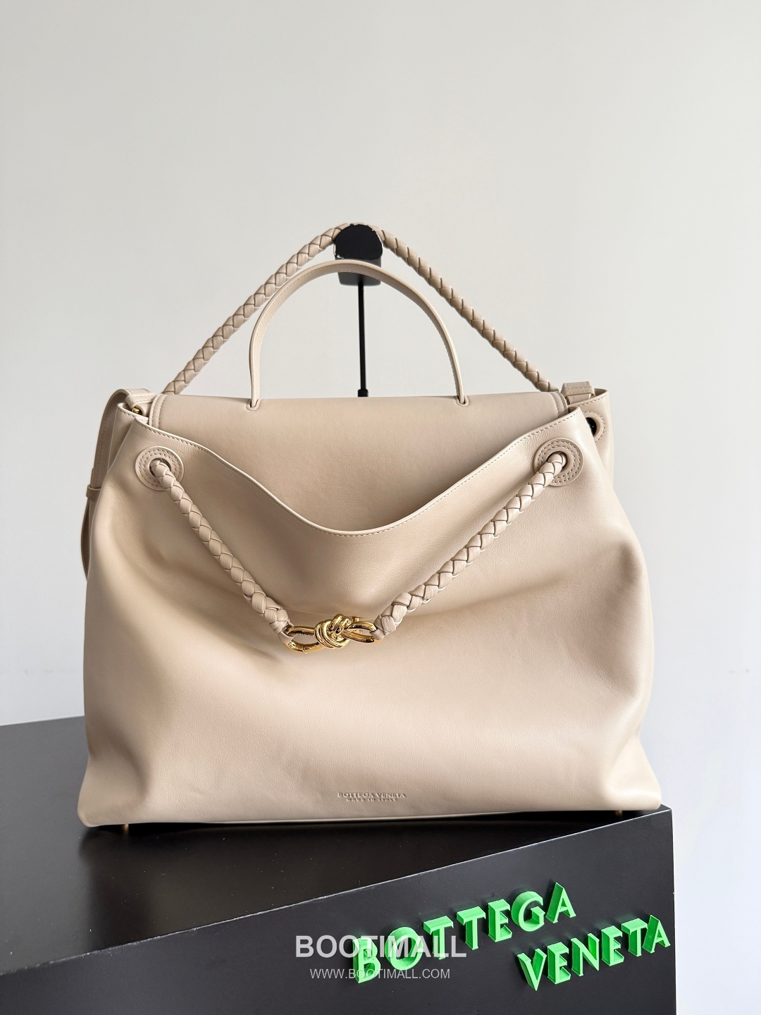 Bottega Veneta Ciao Intrecciato Smooth Calfskin Top Handle Bag 보테가 베네타 차오 인트레치아토 스무스 카프스킨 탑핸들백 42cm 19