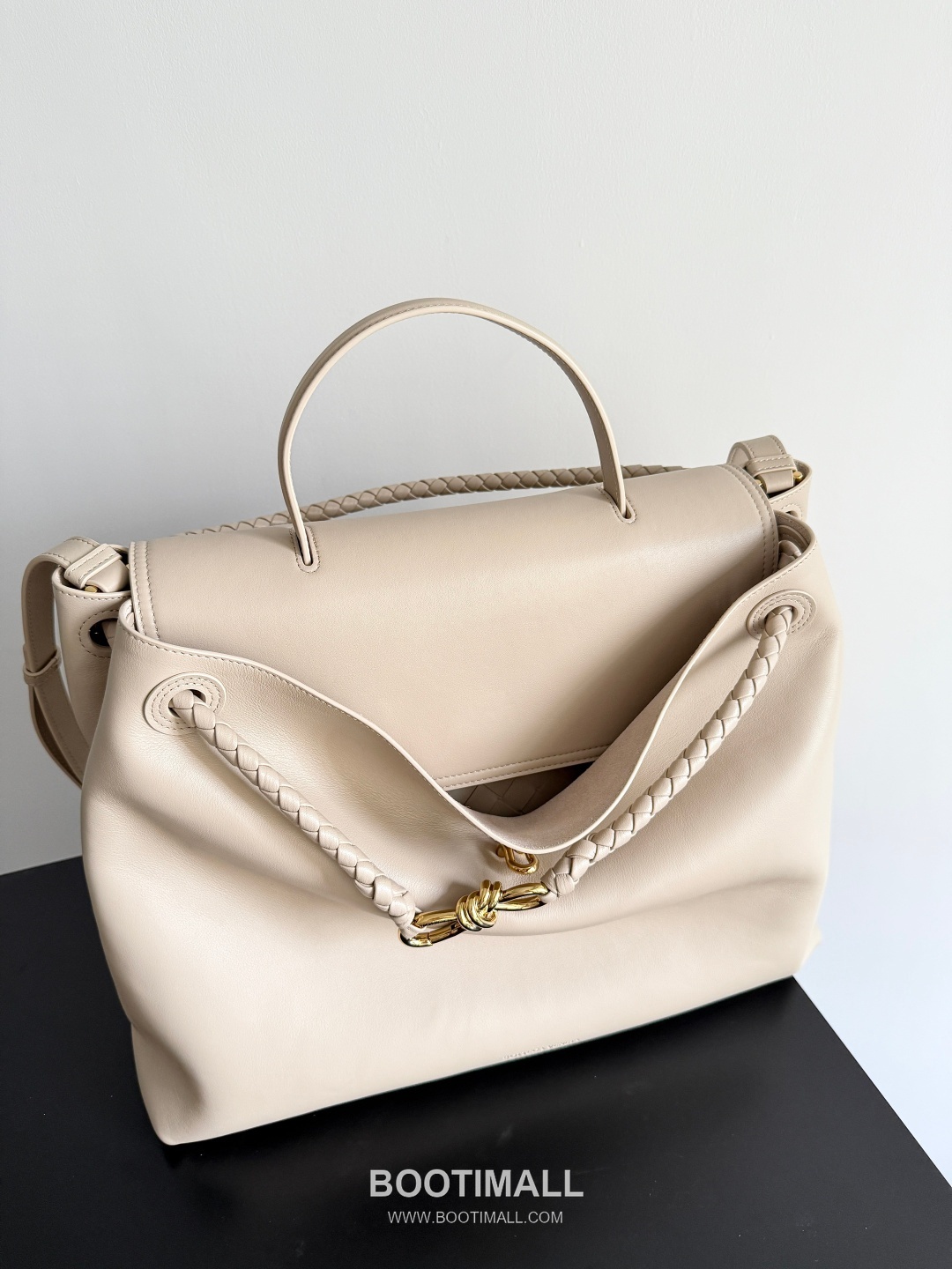 Bottega Veneta Ciao Intrecciato Smooth Calfskin Top Handle Bag 보테가 베네타 차오 인트레치아토 스무스 카프스킨 탑핸들백 42cm 20