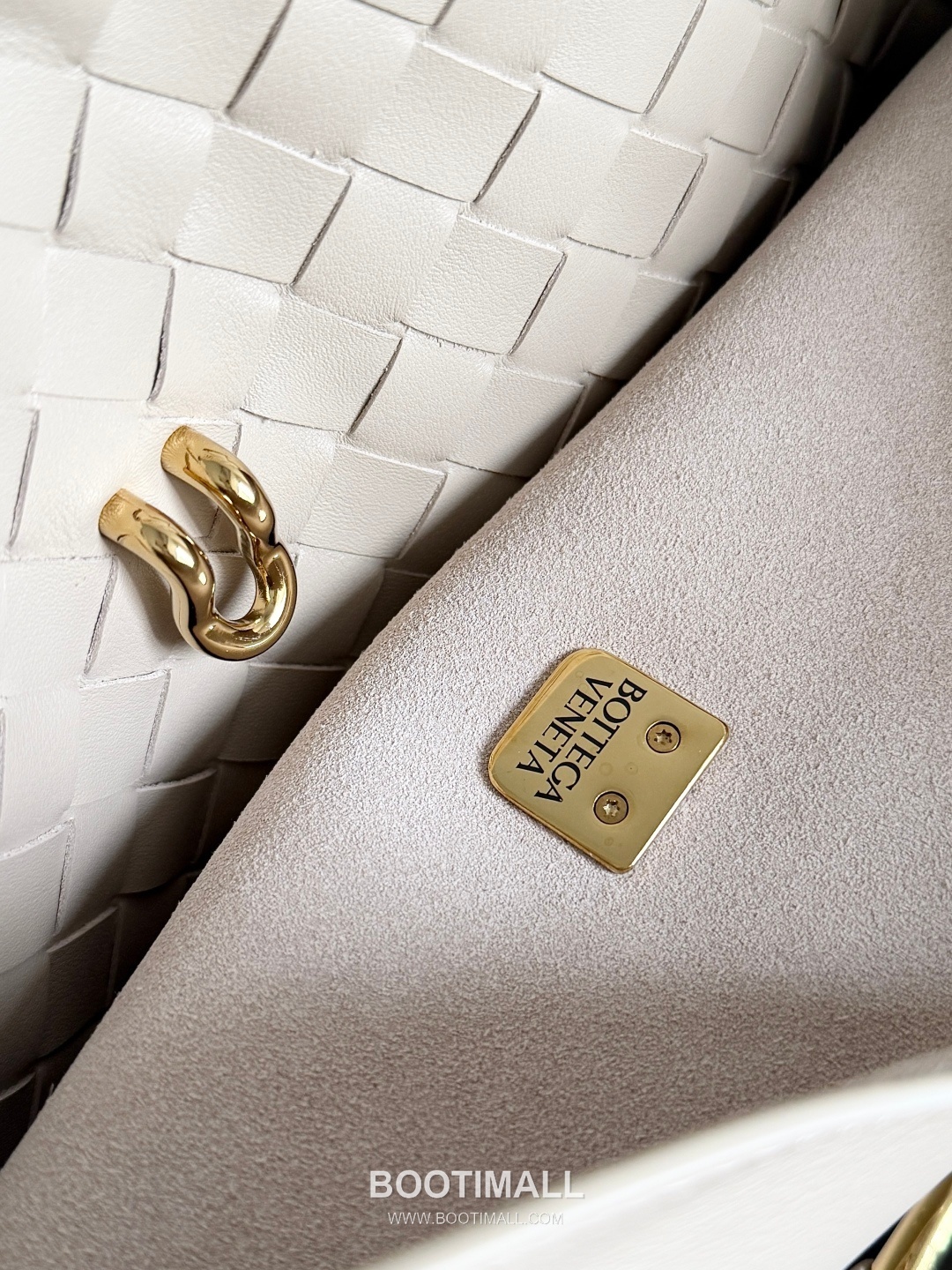 Bottega Veneta Ciao Intrecciato Smooth Calfskin Top Handle Bag 보테가 베네타 차오 인트레치아토 스무스 카프스킨 탑핸들백 42cm 23