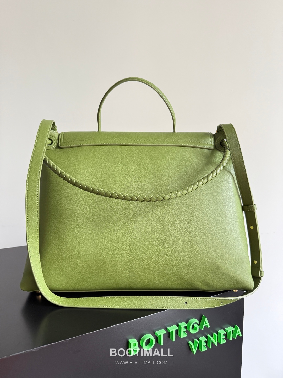 Bottega Veneta Ciao Intrecciato Smooth Calfskin Top Handle Bag 보테가 베네타 차오 인트레치아토 스무스 카프스킨 탑핸들백 42cm 2