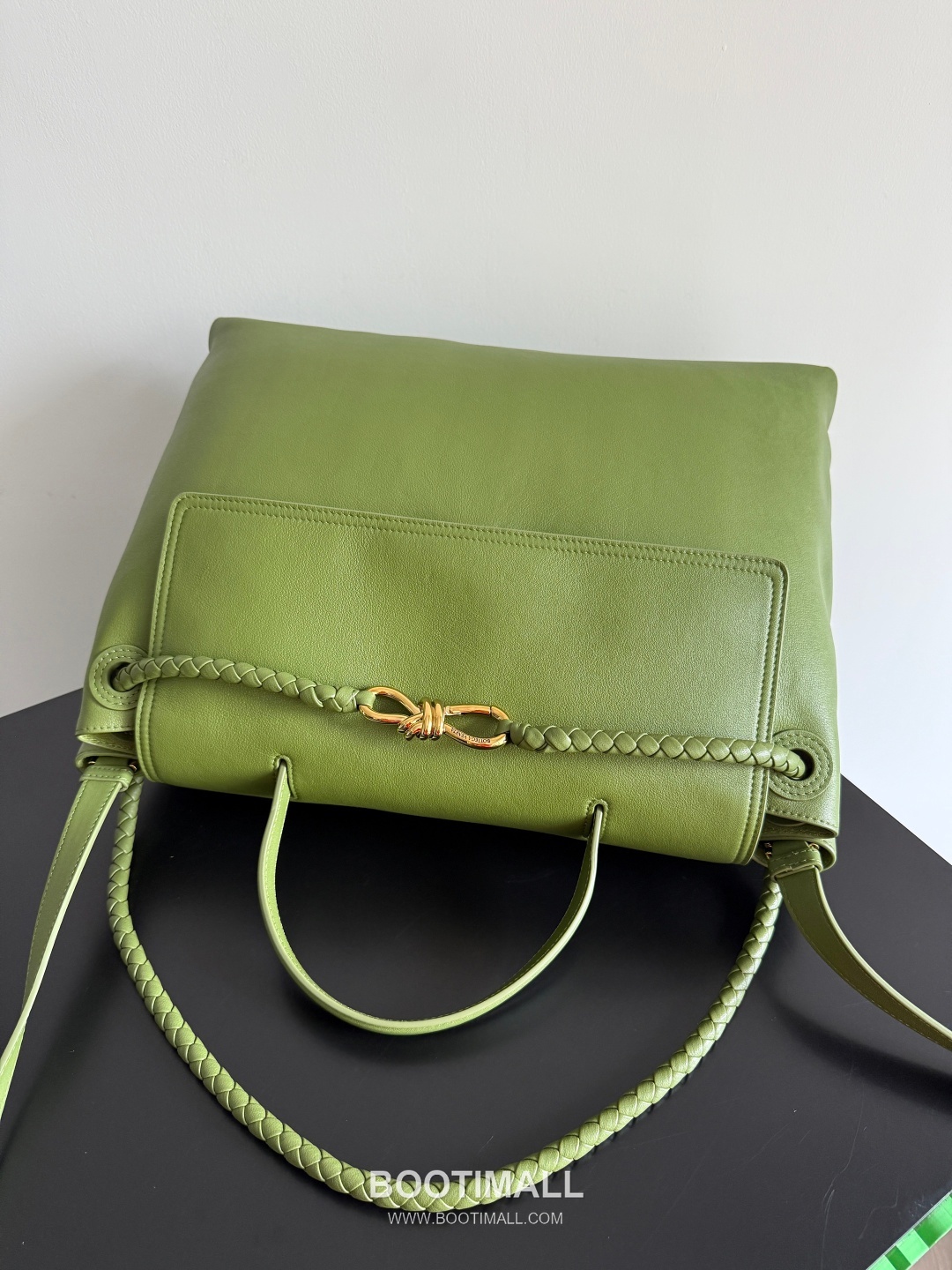 Bottega Veneta Ciao Intrecciato Smooth Calfskin Top Handle Bag 보테가 베네타 차오 인트레치아토 스무스 카프스킨 탑핸들백 42cm 7