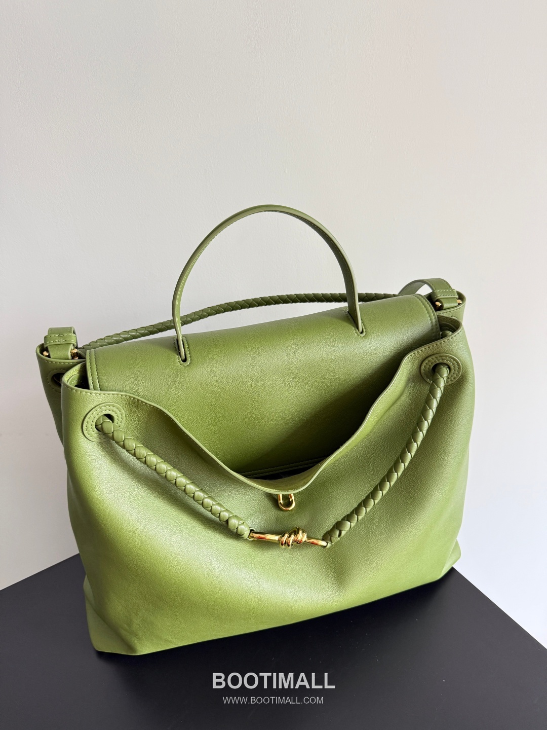 Bottega Veneta Ciao Intrecciato Smooth Calfskin Top Handle Bag 보테가 베네타 차오 인트레치아토 스무스 카프스킨 탑핸들백 42cm 11
