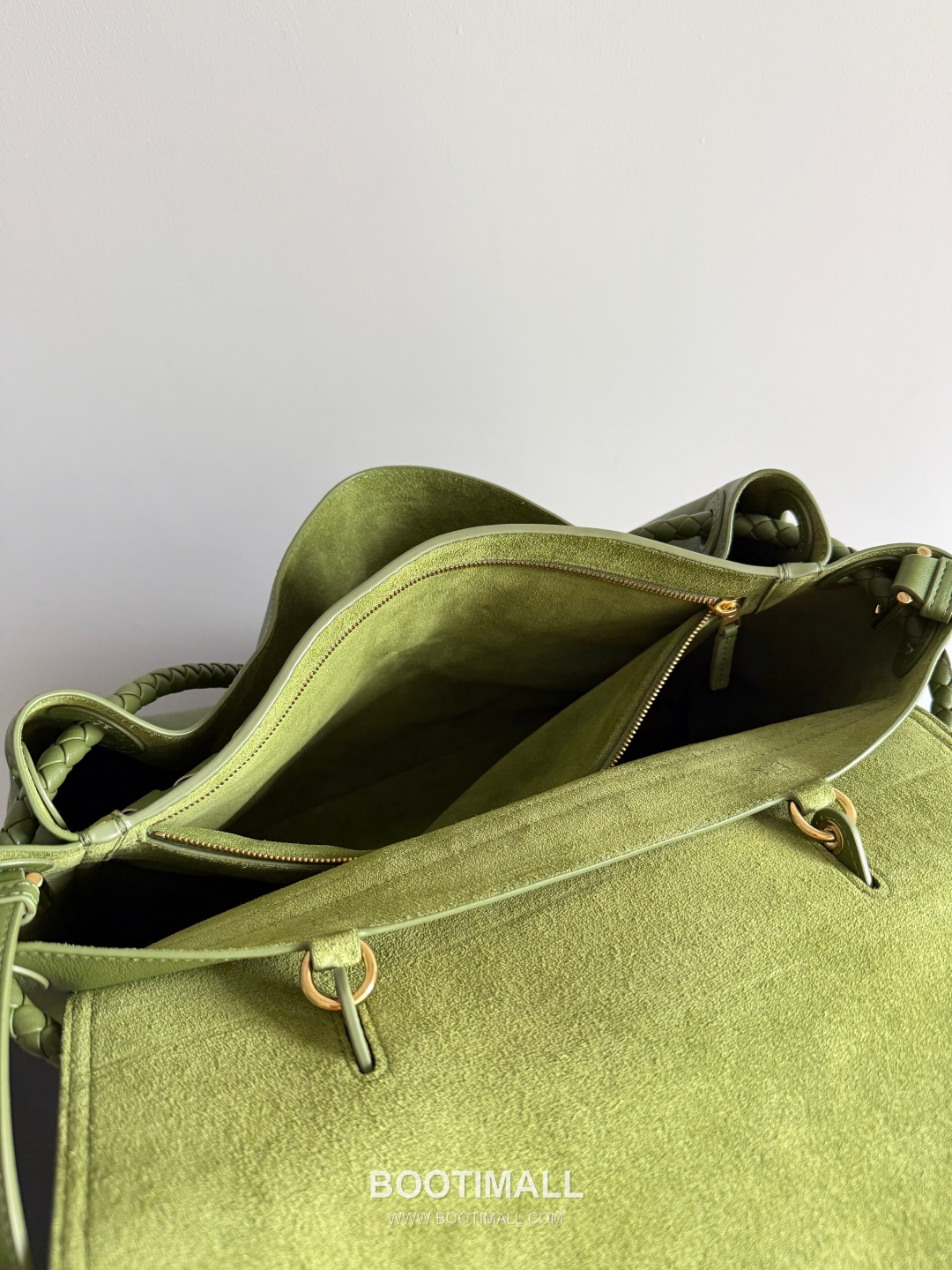 Bottega Veneta Ciao Intrecciato Smooth Calfskin Top Handle Bag 보테가 베네타 차오 인트레치아토 스무스 카프스킨 탑핸들백 42cm 15