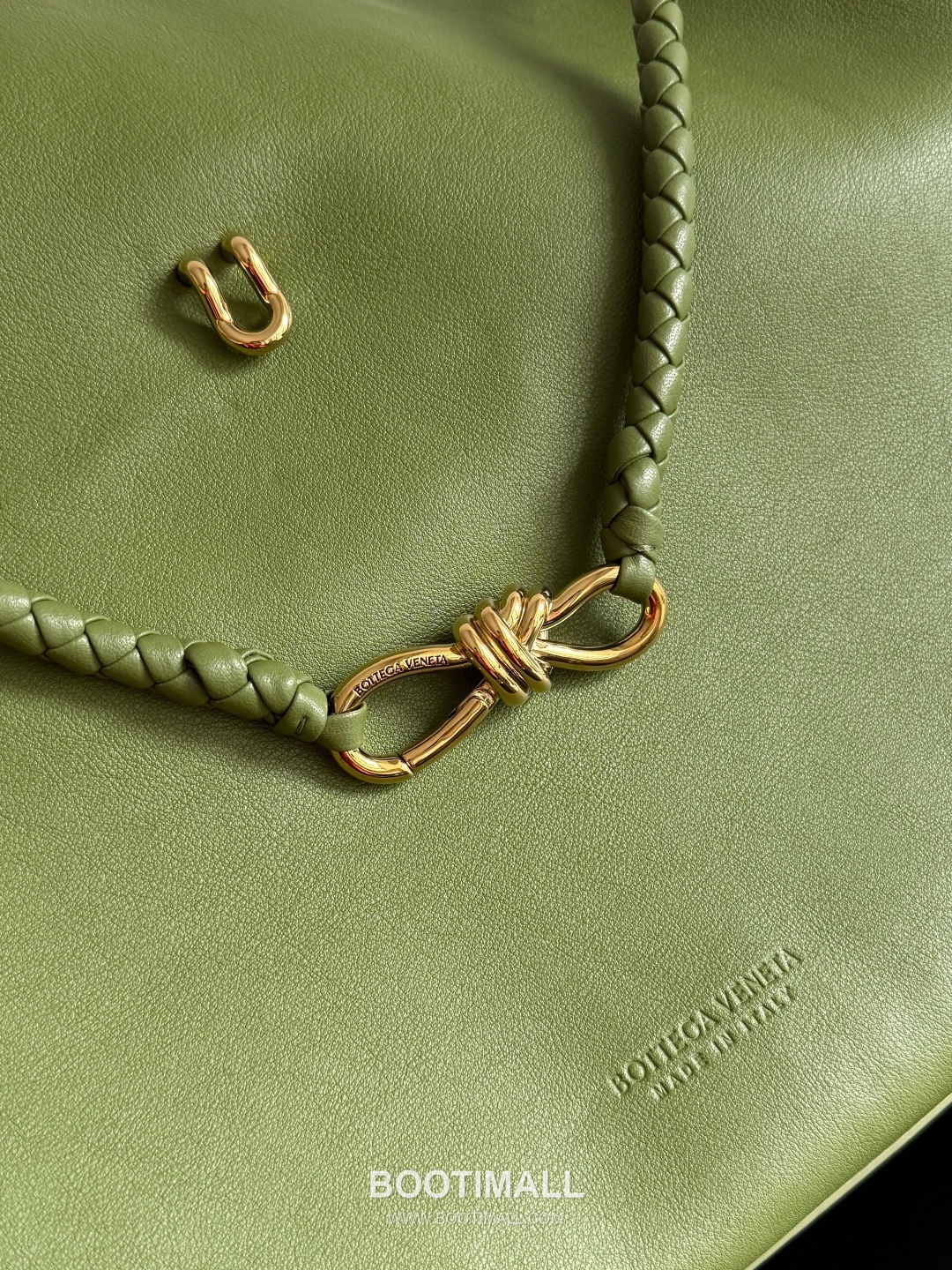 Bottega Veneta Ciao Intrecciato Smooth Calfskin Top Handle Bag 보테가 베네타 차오 인트레치아토 스무스 카프스킨 탑핸들백 42cm 18