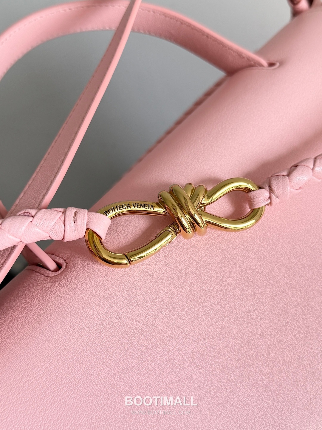 Bottega Veneta Ciao Intrecciato Smooth Calfskin Top Handle Bag 보테가 베네타 차오 인트레치아토 스무스 카프스킨 탑핸들백 42cm 18