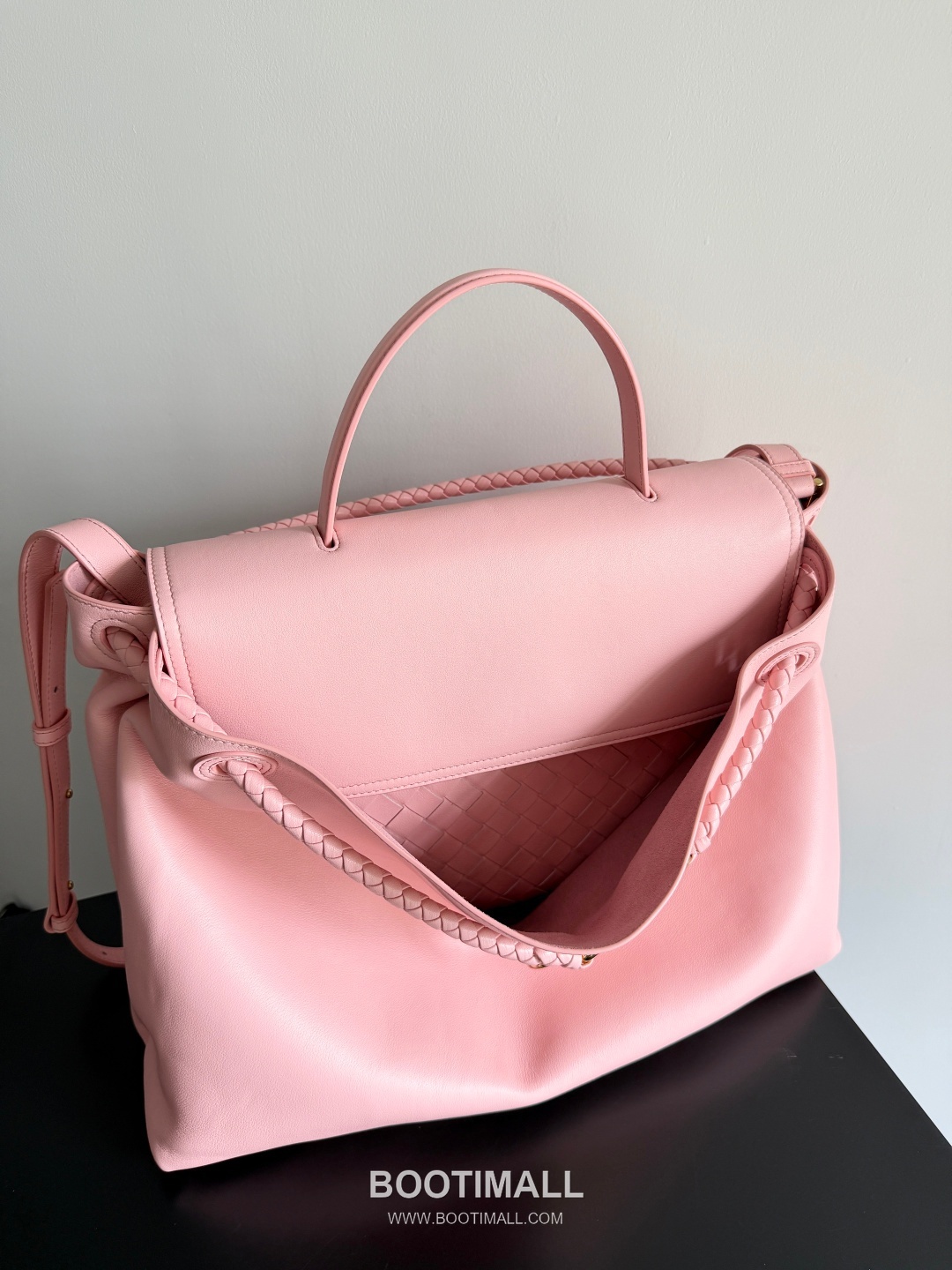 Bottega Veneta Ciao Intrecciato Smooth Calfskin Top Handle Bag 보테가 베네타 차오 인트레치아토 스무스 카프스킨 탑핸들백 42cm 23