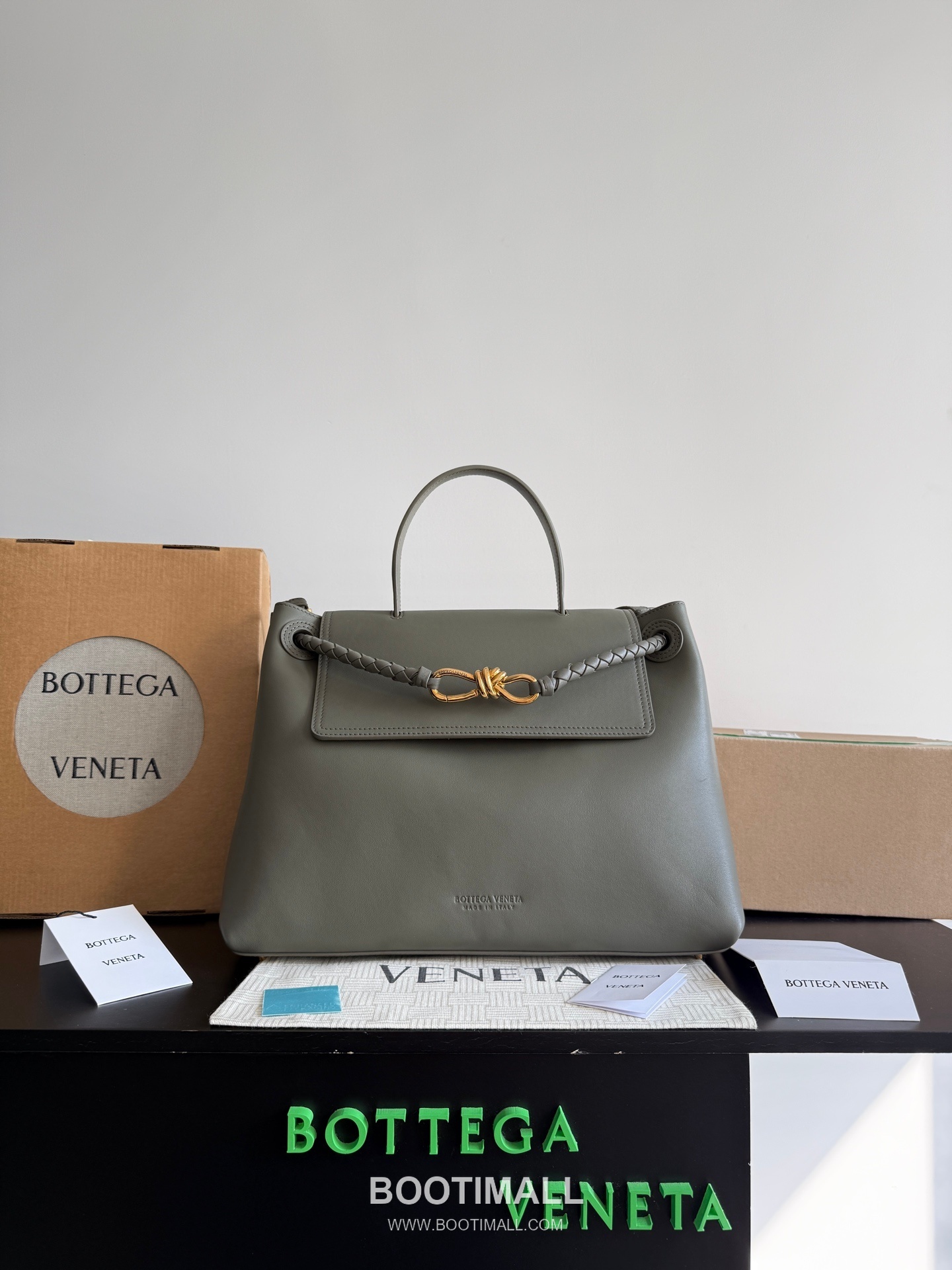 Bottega Veneta Ciao Intrecciato Knot Smooth Calfskin Top Handle Bag 보테가 베네타 차오 인트레치아토 노트 스무스 카프스킨 탑핸들백 34cm 1