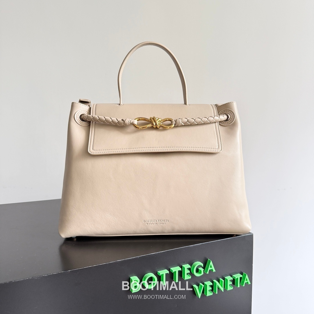 Bottega Veneta Ciao Intrecciato Knot Smooth Calfskin Top Handle Bag 보테가 베네타 차오 인트레치아토 노트 스무스 카프스킨 탑핸들백 34cm 1