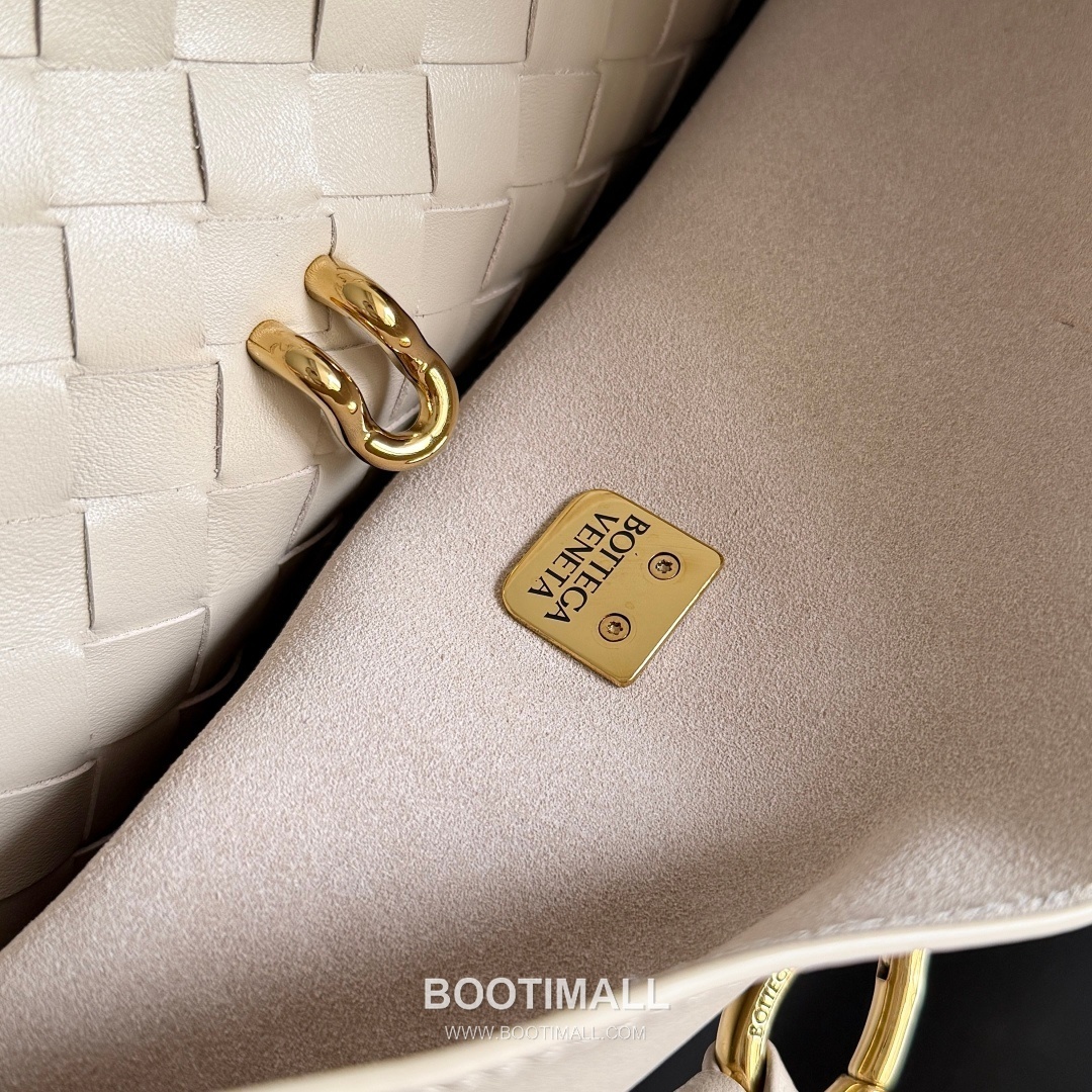 Bottega Veneta Ciao Intrecciato Knot Smooth Calfskin Top Handle Bag 보테가 베네타 차오 인트레치아토 노트 스무스 카프스킨 탑핸들백 34cm 13