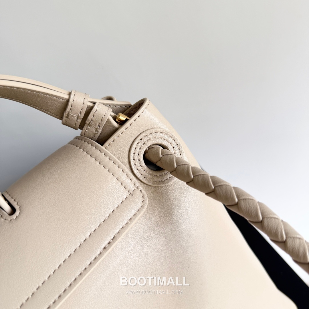 Bottega Veneta Ciao Intrecciato Knot Smooth Calfskin Top Handle Bag 보테가 베네타 차오 인트레치아토 노트 스무스 카프스킨 탑핸들백 34cm 17