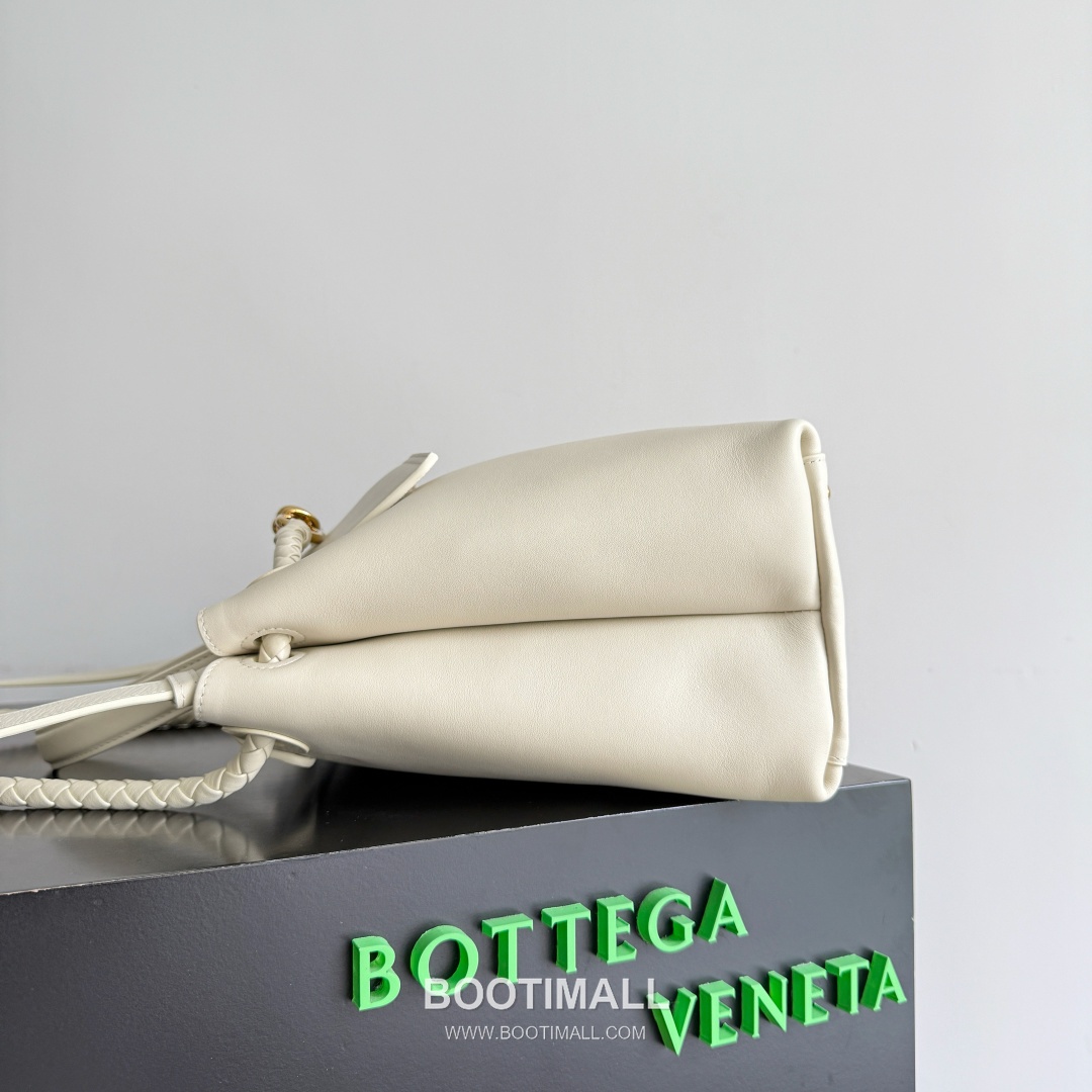 Bottega Veneta Ciao Intrecciato Knot Smooth Calfskin Top Handle Bag 보테가 베네타 차오 인트레치아토 노트 스무스 카프스킨 탑핸들백 34cm 13