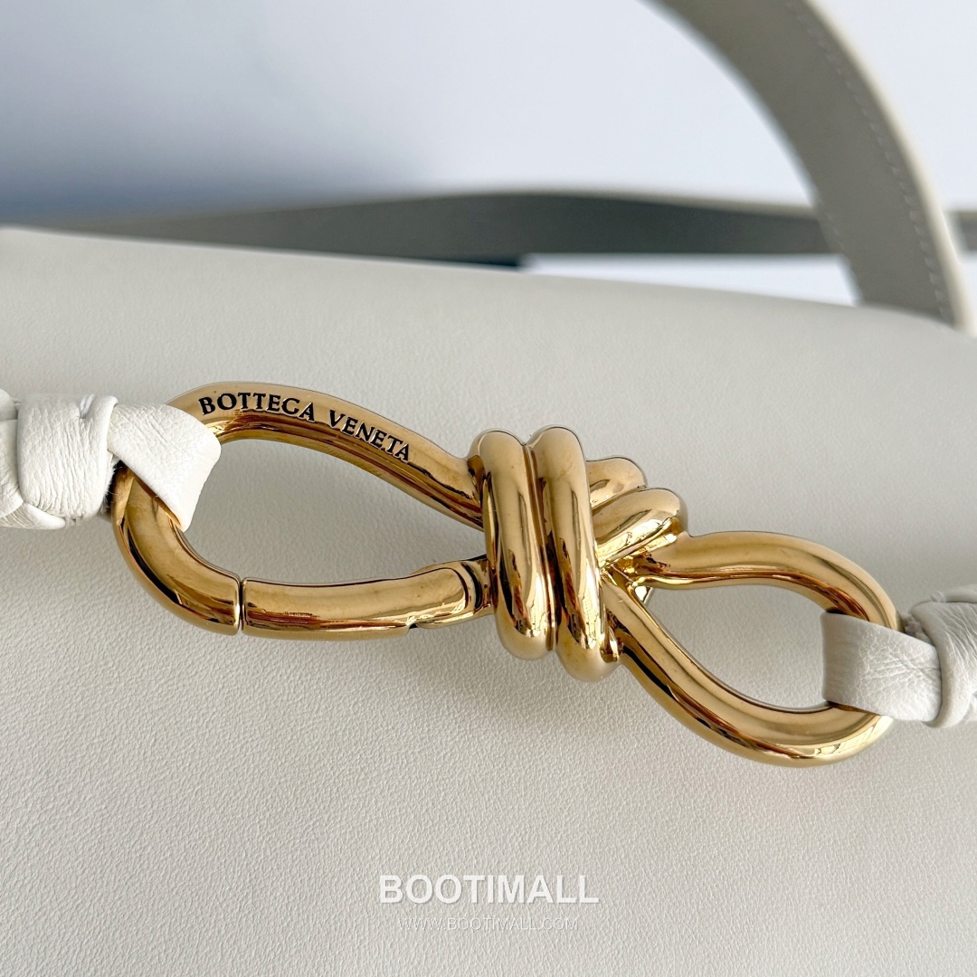 Bottega Veneta Ciao Intrecciato Knot Smooth Calfskin Top Handle Bag 보테가 베네타 차오 인트레치아토 노트 스무스 카프스킨 탑핸들백 34cm 16