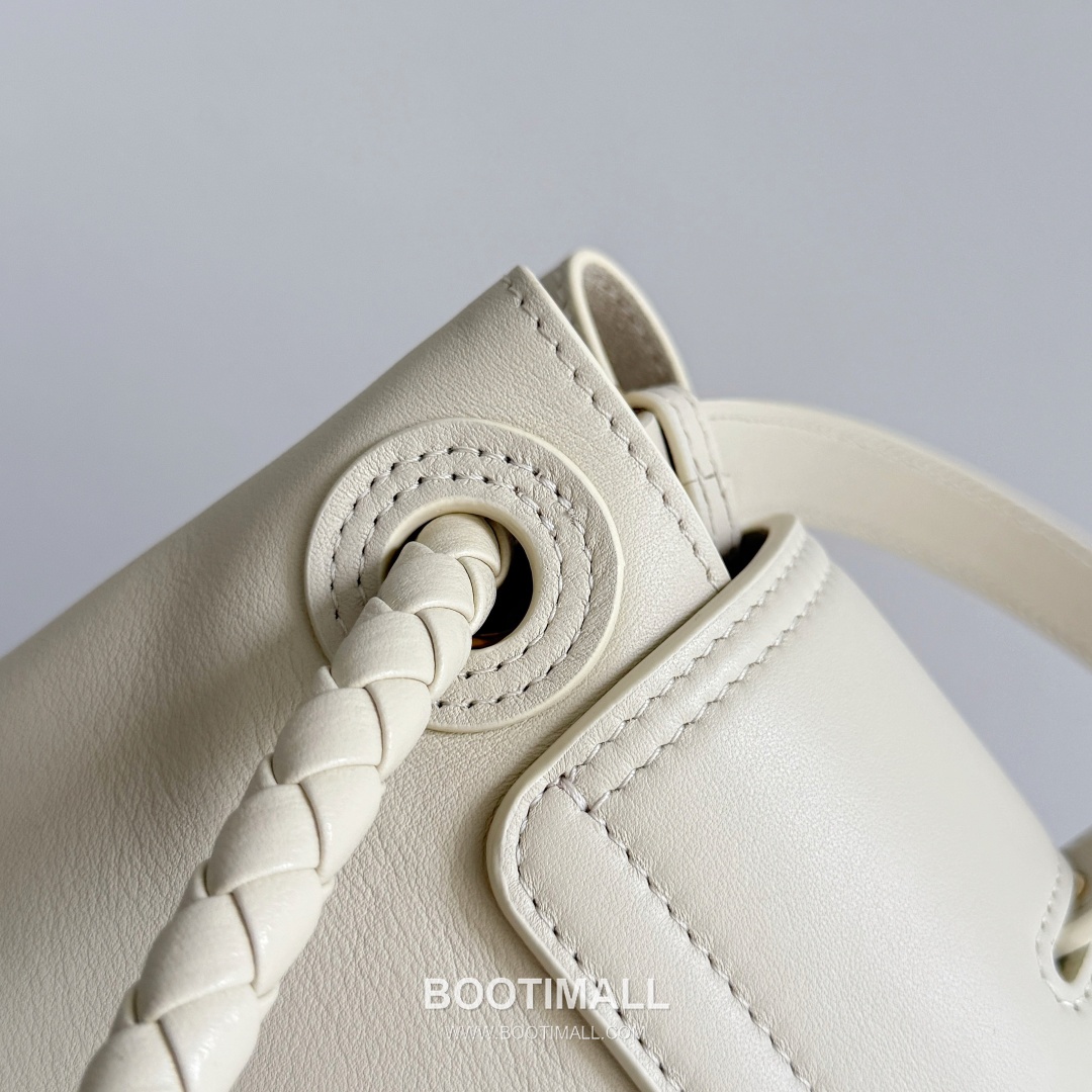 Bottega Veneta Ciao Intrecciato Knot Smooth Calfskin Top Handle Bag 보테가 베네타 차오 인트레치아토 노트 스무스 카프스킨 탑핸들백 34cm 19