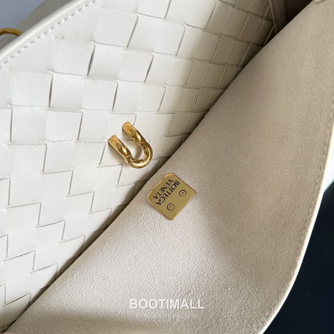 Bottega Veneta Ciao Intrecciato Knot Smooth Calfskin Top Handle Bag 보테가 베네타 차오 인트레치아토 노트 스무스 카프스킨 탑핸들백 34cm 23