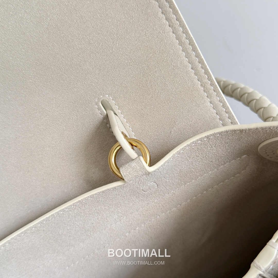 Bottega Veneta Ciao Intrecciato Knot Smooth Calfskin Top Handle Bag 보테가 베네타 차오 인트레치아토 노트 스무스 카프스킨 탑핸들백 34cm 24