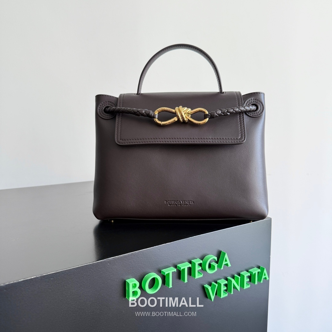 Bottega Veneta Ciao Intrecciato Knot Smooth Calfskin Top Handle Bag 보테가 베네타 차오 인트레치아토 노트 스무스 카프스킨 탑핸들백 26cm 1