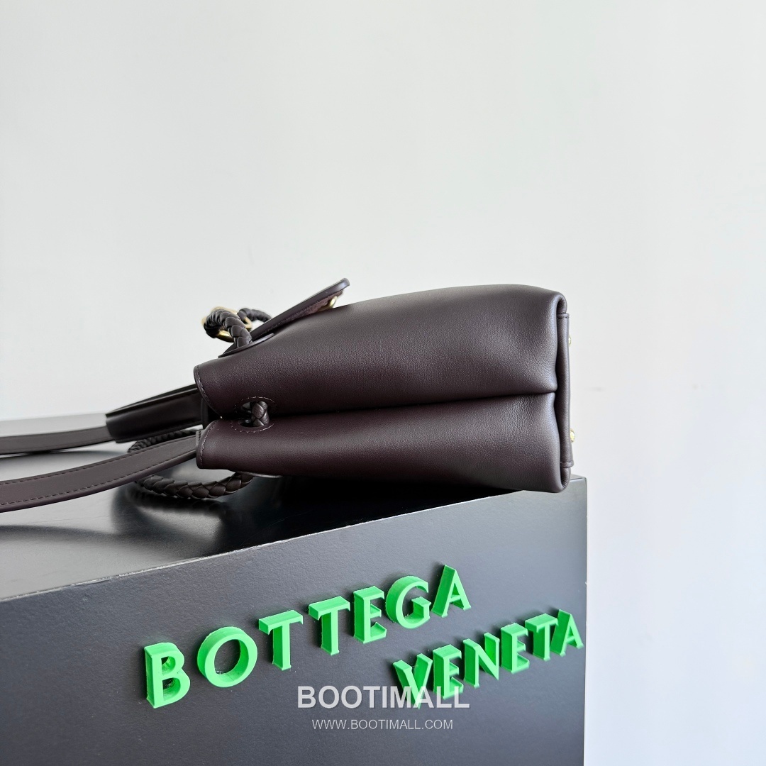 Bottega Veneta Ciao Intrecciato Knot Smooth Calfskin Top Handle Bag 보테가 베네타 차오 인트레치아토 노트 스무스 카프스킨 탑핸들백 26cm 3