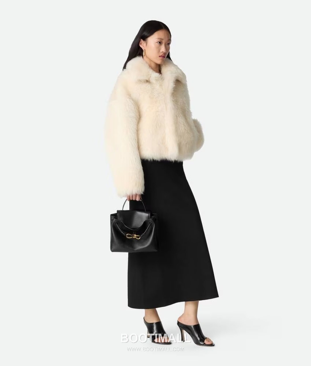 Bottega Veneta Ciao Intrecciato Knot Smooth Calfskin Top Handle Bag 보테가 베네타 차오 인트레치아토 노트 스무스 카프스킨 탑핸들백 26cm 2