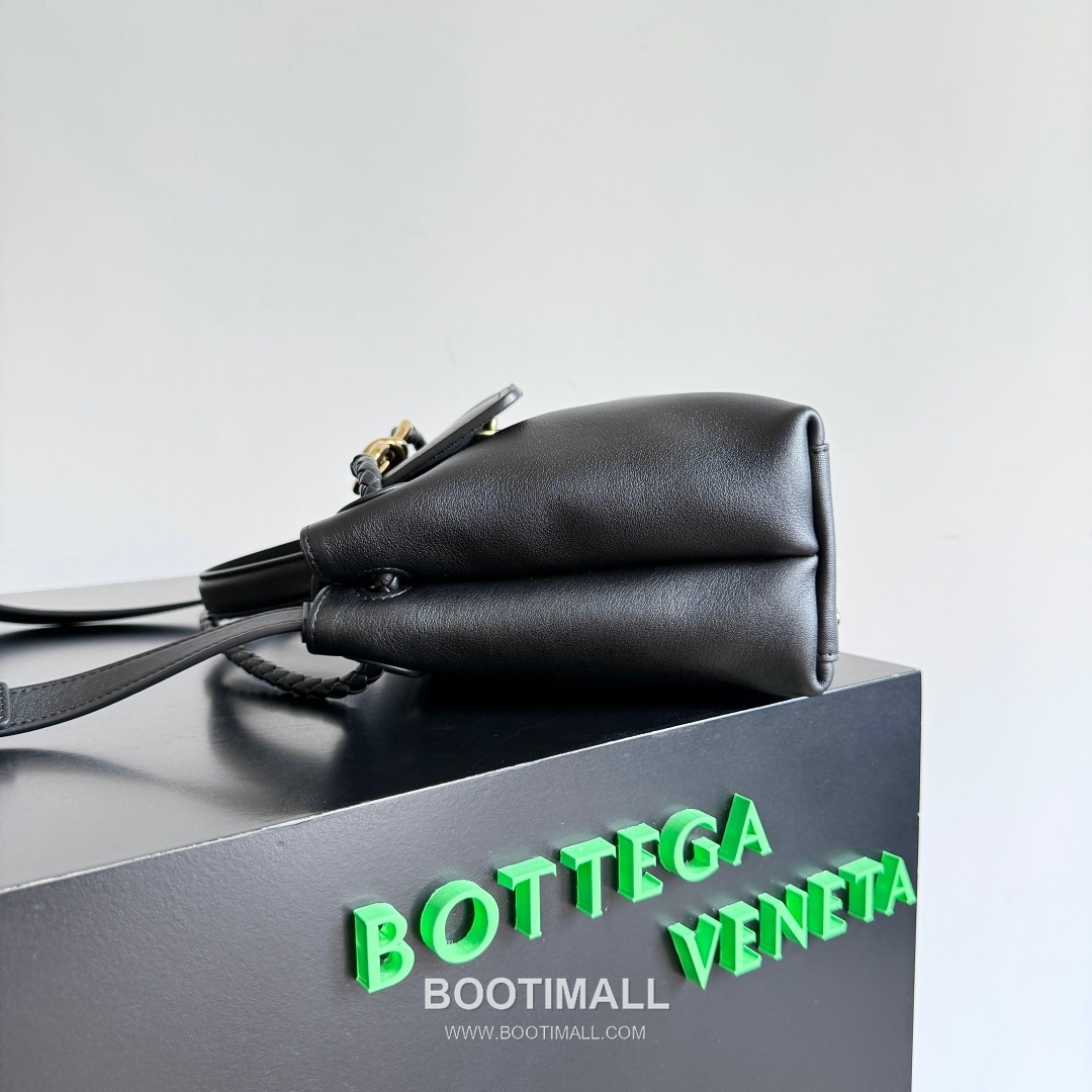 Bottega Veneta Ciao Intrecciato Knot Smooth Calfskin Top Handle Bag 보테가 베네타 차오 인트레치아토 노트 스무스 카프스킨 탑핸들백 26cm 12