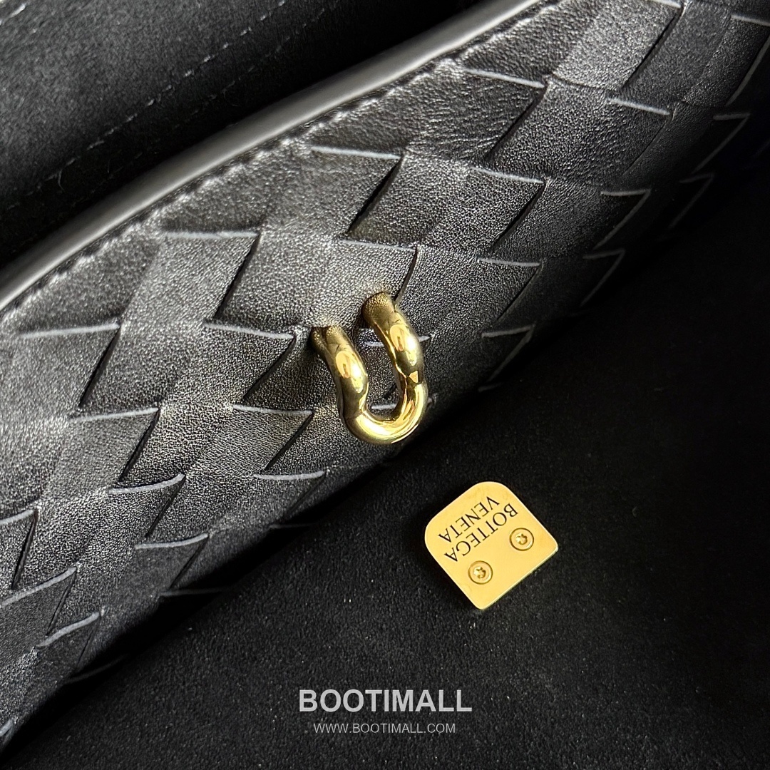 Bottega Veneta Ciao Intrecciato Knot Smooth Calfskin Top Handle Bag 보테가 베네타 차오 인트레치아토 노트 스무스 카프스킨 탑핸들백 26cm 22