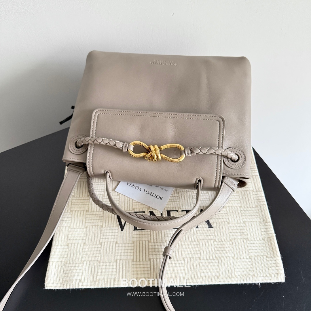 Bottega Veneta Ciao Ciao Leather Top Handle Bag 835835 보테가베네타 차오차오 가죽 탑핸들백 26cm 7