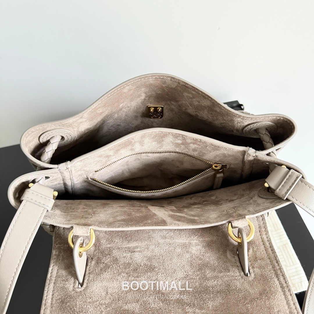 Bottega Veneta Ciao Ciao Leather Top Handle Bag 835835 보테가베네타 차오차오 가죽 탑핸들백 26cm 9