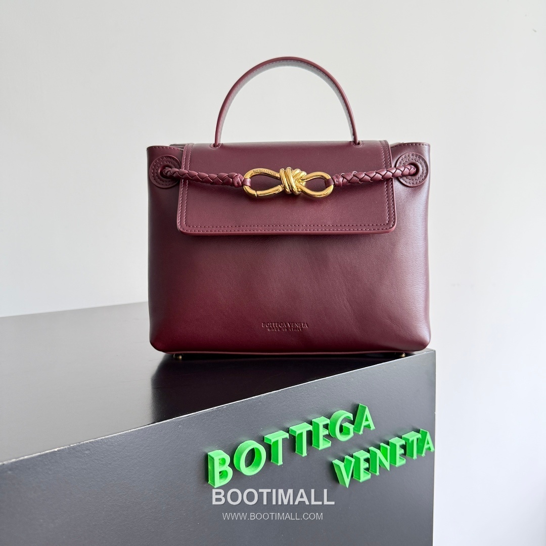 Bottega Veneta Ciao Intrecciato Knot Smooth Calfskin Top Handle Bag 보테가 베네타 차오 인트레치아토 노트 스무스 카프스킨 탑핸들백 26cm 1