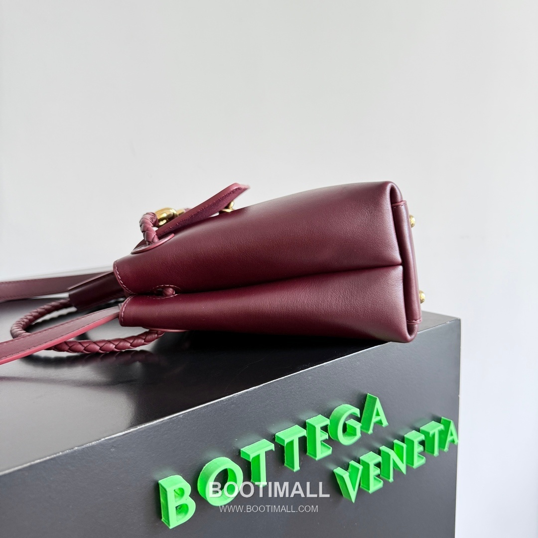 Bottega Veneta Ciao Intrecciato Knot Smooth Calfskin Top Handle Bag 보테가 베네타 차오 인트레치아토 노트 스무스 카프스킨 탑핸들백 26cm 3