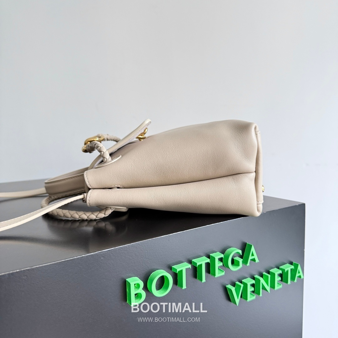 Bottega Veneta Ciao Intrecciato Knot Smooth Calfskin Top Handle Bag 보테가 베네타 차오 인트레치아토 노트 스무스 카프스킨 탑핸들백 26cm 3