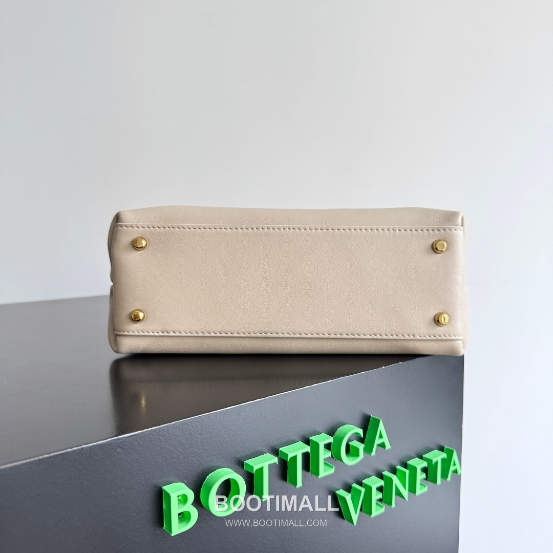 Bottega Veneta Ciao Intrecciato Knot Smooth Calfskin Top Handle Bag 보테가 베네타 차오 인트레치아토 노트 스무스 카프스킨 탑핸들백 26cm 4