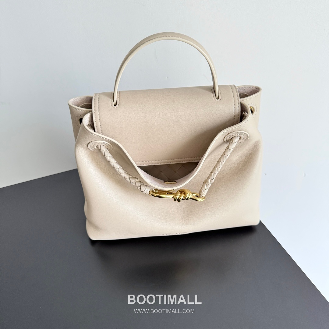 Bottega Veneta Ciao Intrecciato Knot Smooth Calfskin Top Handle Bag 보테가 베네타 차오 인트레치아토 노트 스무스 카프스킨 탑핸들백 26cm 11