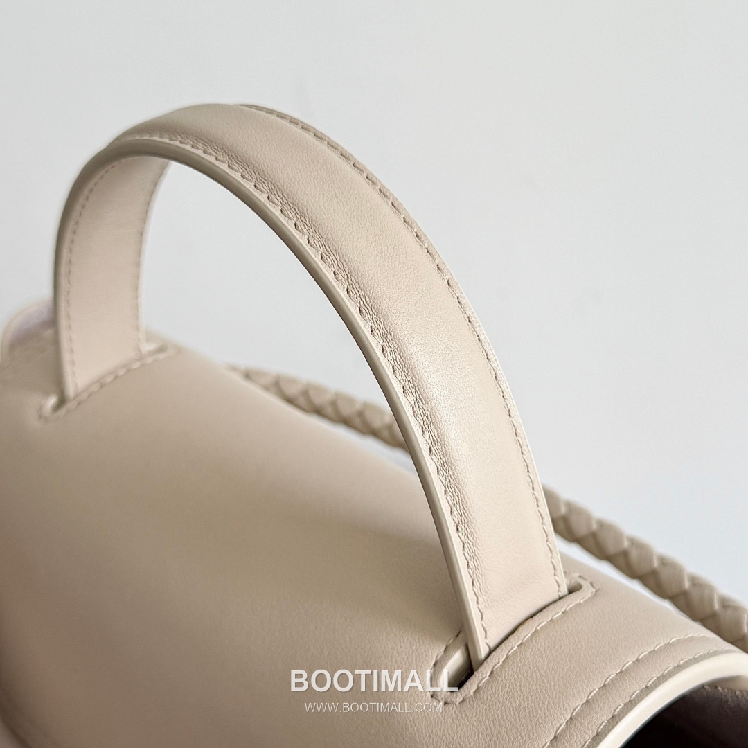 Bottega Veneta Ciao Intrecciato Knot Smooth Calfskin Top Handle Bag 보테가 베네타 차오 인트레치아토 노트 스무스 카프스킨 탑핸들백 26cm 16