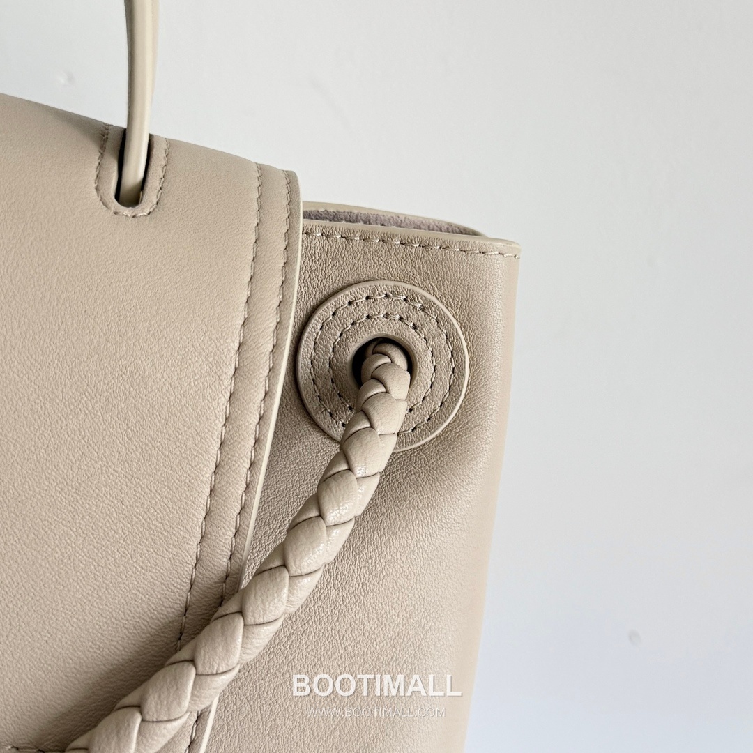 Bottega Veneta Ciao Intrecciato Knot Smooth Calfskin Top Handle Bag 보테가 베네타 차오 인트레치아토 노트 스무스 카프스킨 탑핸들백 26cm 17