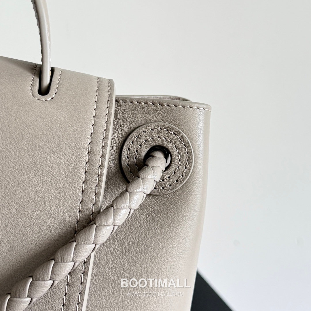 Bottega Veneta Ciao Ciao Leather Top Handle Bag 835835 보테가베네타 차오차오 가죽 탑핸들백 26cm 17