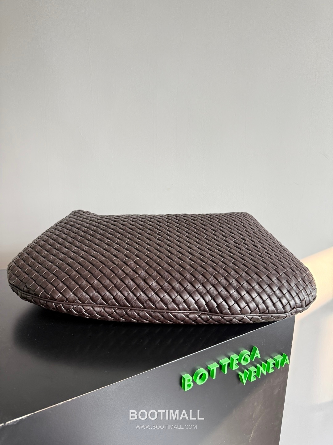 Bottega Veneta Large Hobo Shoulder Bag 보테가 베네타 라지 호보 숄더백 59cm 10
