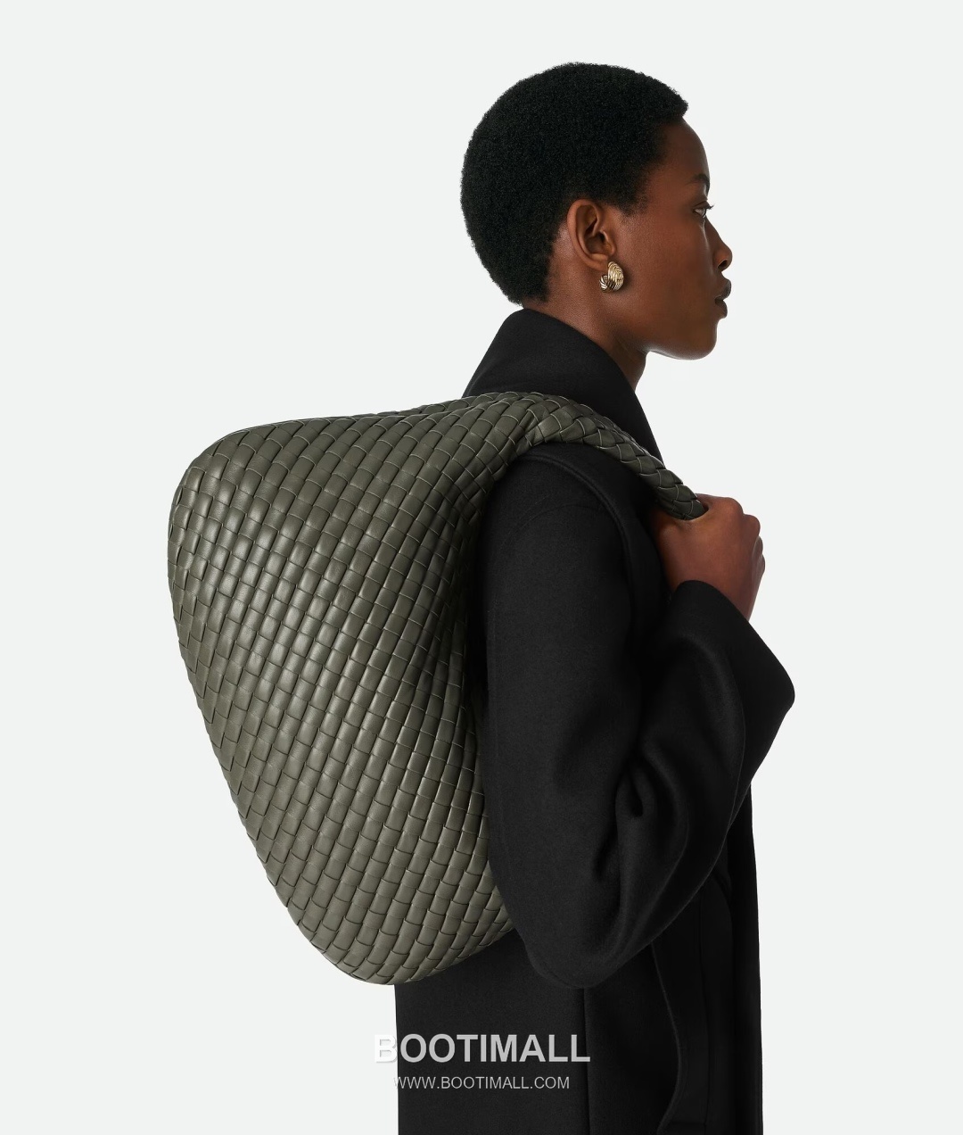 Bottega Veneta Early Spring Soft Hobo Shoulder Bag 보테가 베네타 얼리 스프링 소프트 호보 숄더백 44cm 2