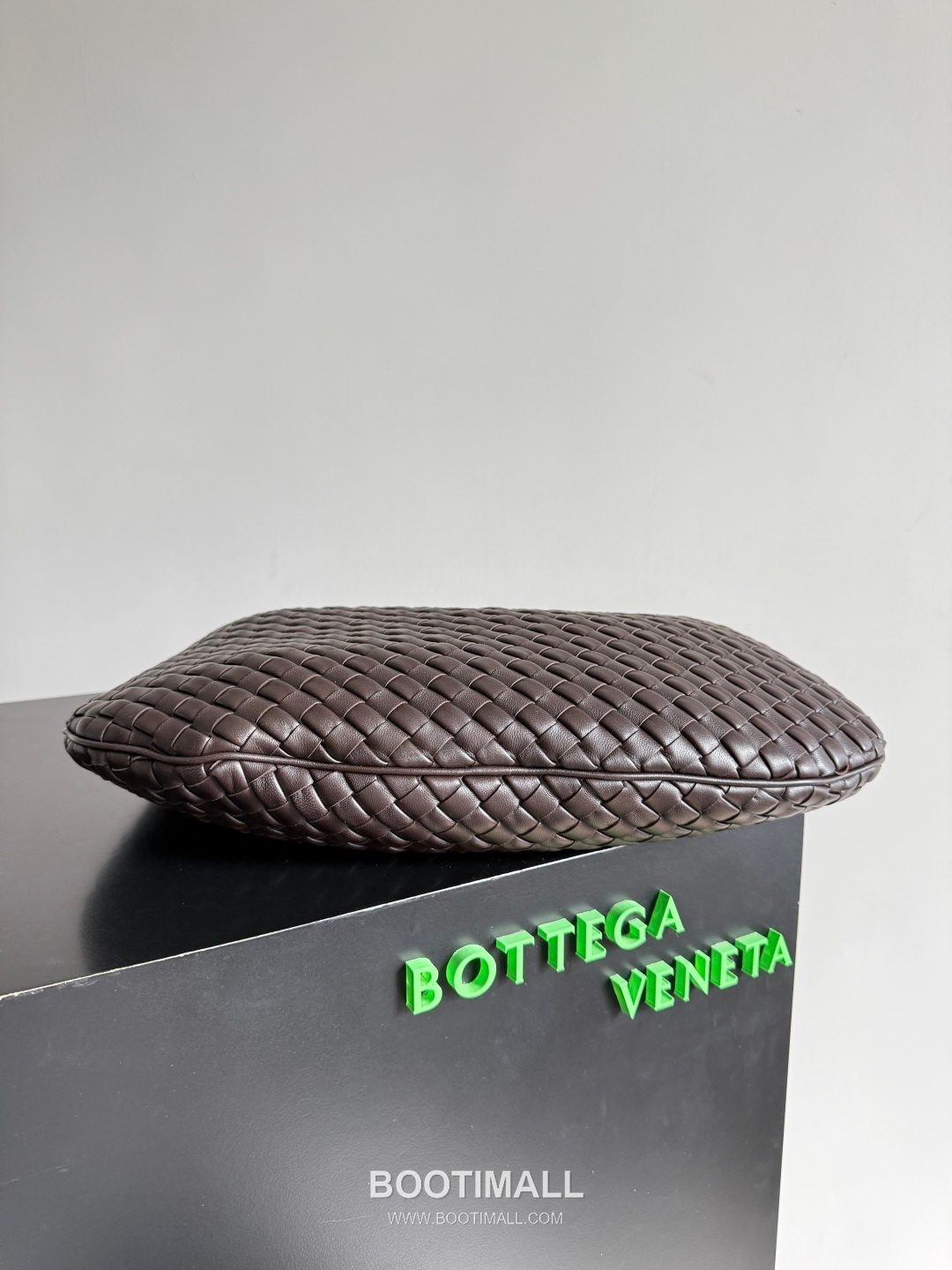 Bottega Veneta Early Spring Soft Hobo Shoulder Bag 보테가 베네타 얼리 스프링 소프트 호보 숄더백 44cm 4